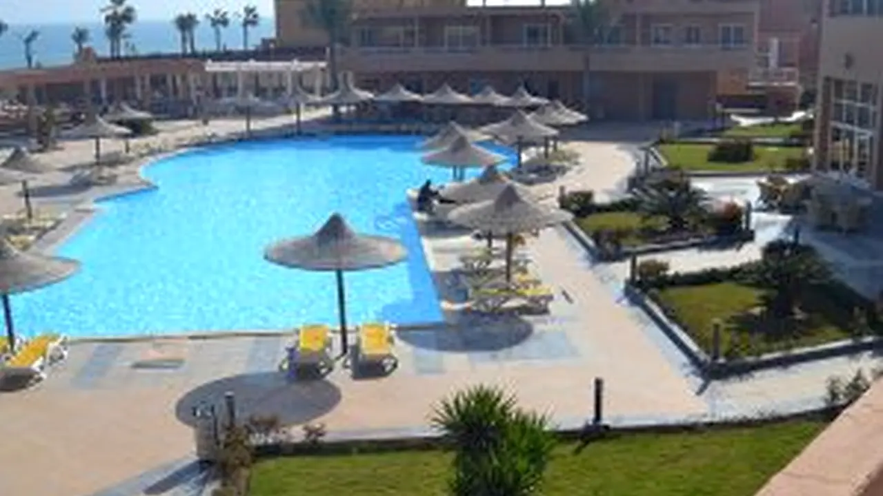 الفندق رومانس & أكوا بارك - العين السخنة